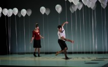 Imagen de la obra Amagatall (Escondite) de la compañía valenciana La Coja Dansa
