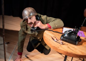 <i>26, 27 y 28 de diciembre (19h) </i><b><br> ¿ESTÁ GILA? <br>de Daniel Nesquens y Pepe Serrano<br></b>Zoótropo Teatro (Aragón)<br> TEATRO- COMEDIA